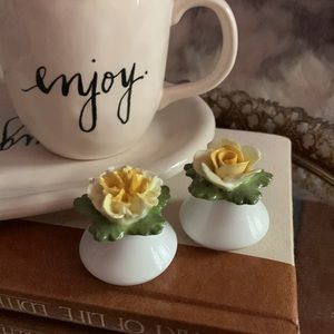 Antique Aynsley yellow,white “Dainty”  English bone china salt & pepper shakers